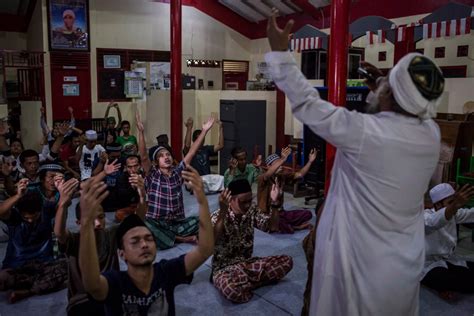 Indonesian Drug Addicts Undergo Traditional Forms Of Rehabilitation New York Daily News
