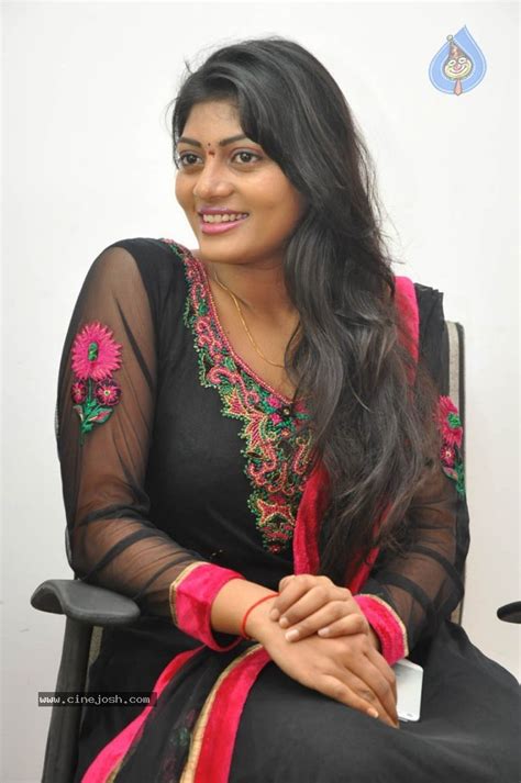 Soumya New Stills Photo 10 Of 38