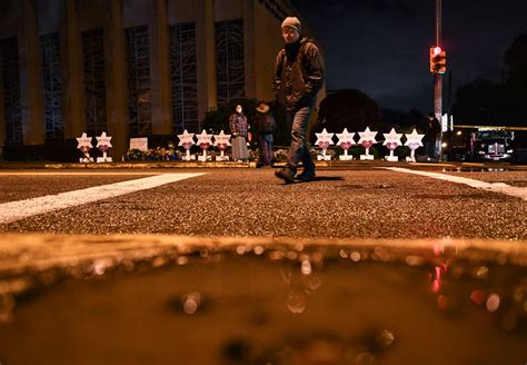 Mourners & the Mourned: Jewish Funeral Customs & Rituals | Heavy.com