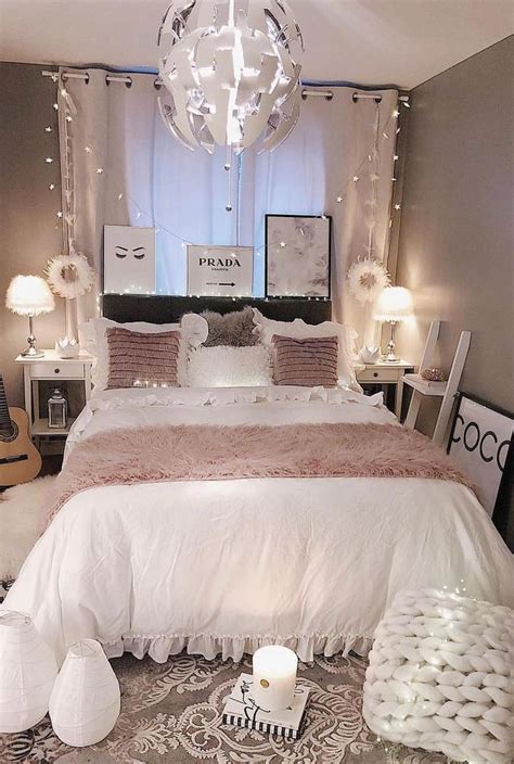 Cozy And Stylish Bedroom Designs For A Charming Space