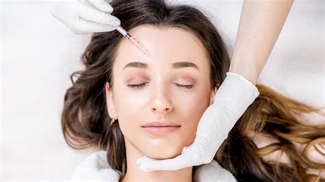 7 Top Plastic Surgery Trends For 2019 According To