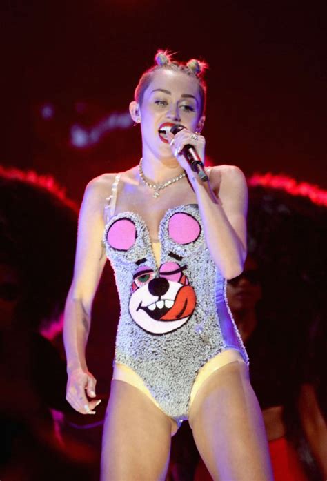 Miley Cyrus Pictures Hot Vma 2013 Mtv Performance 43 Gotceleb