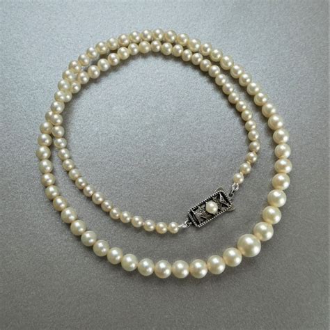 Beryl Lane Vintage Mid Century Lustrous Mikimoto Graduated Akoya Pearl Necklace