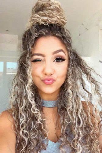 15 Amazing Styles That You Can Do With Your Long Curly Hair Shoulder