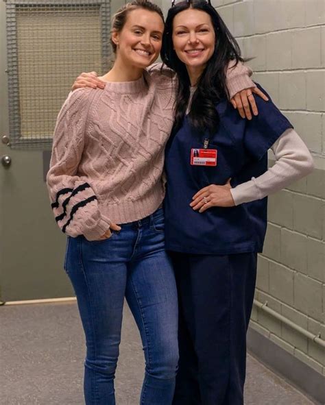 New Bts Pics Of Taylor Schilling And Laura Prepon On The Set Of Oitnb
