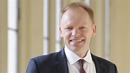 Clemens Fuest weist Wege aus der Wirtschaftskrise | NDR.de - NDR Kultur ...