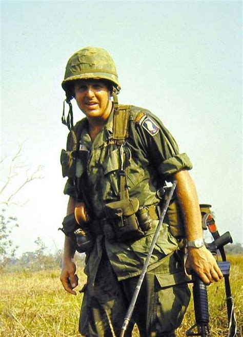 173rd Airborne Soldier Vietnam War Vietnam Vietnam War Photos