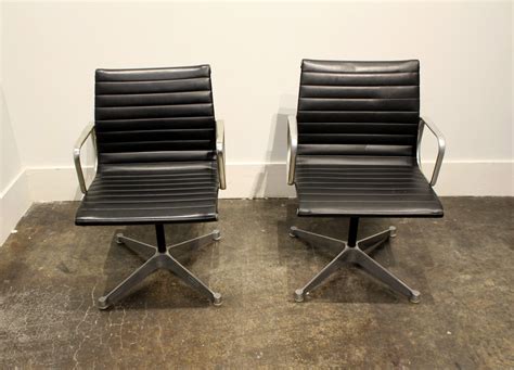 21 posts related to vintage herman miller office chairs. Pair of Vintage Eames for Herman Miller Aluminum Group ...