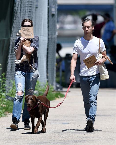 Anne Hathaway Walks Her Dogs In Brooklyn Hawtcelebs
