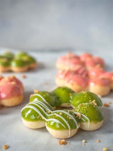 Chewy sugar coated donut like mochi. Baked Mochi Donuts (aka Pon De Ring) - Catherine Zhang