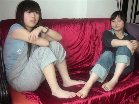 Zeefeets Female Feet Pictures And Videos Two Asian Girls Feet
