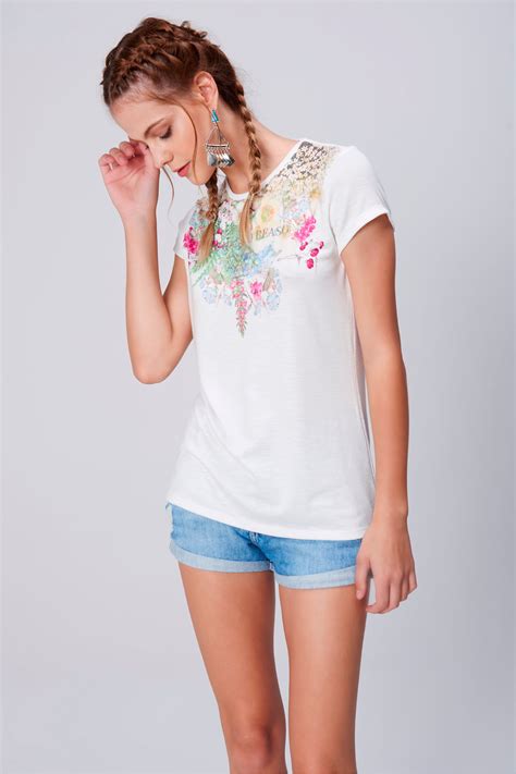 Camiseta Feminina Estampa Floral Damyller