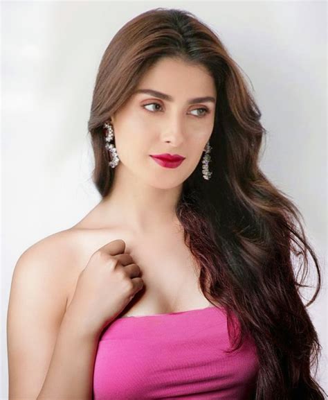 55 Hot And Sexy Ayeza Khan Pictures That Will Leave You Stunned