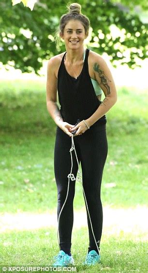 Cbbs Katie Waissel Flashes Her Toned Abs During Gruelling Session In Regents Park Daily Mail