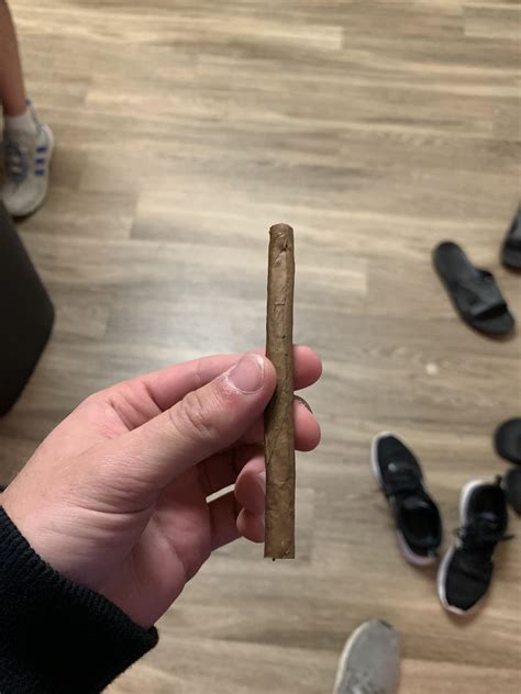 my second blunt i ve ever rolled how does it look r trees