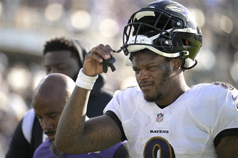 Lamar Jackson Reportedly Suffered Pcl Sprain Considered Week To Week