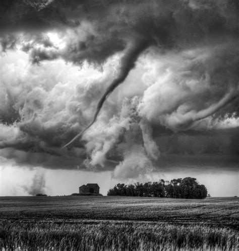 30 Devastating Photos Of Twisters And Tornados Blog