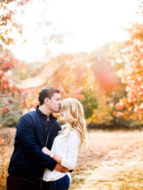 Fall Engagement Photo Ideas