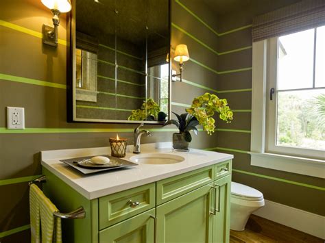If you use these shades in the bathroom, you will achieve an environment that will distil luxury and relaxation. 20 Ideas for Bathroom Wall Color | DIY