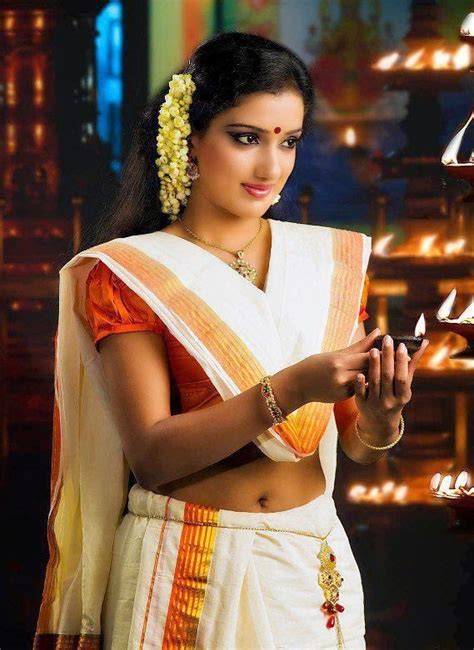 Kerala Actress Hot Navel Show In Saree 2014 ACTRESS RARE PHOTO GALLERY