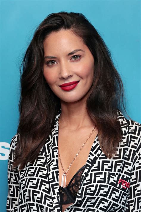 Session 004 008 Admiring Olivia Munn Photo Gallery