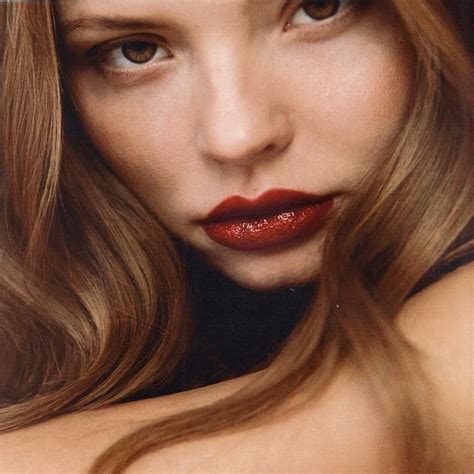 Magdalena Frackowiak Portrait Girl Instagram Models Red Lips Short
