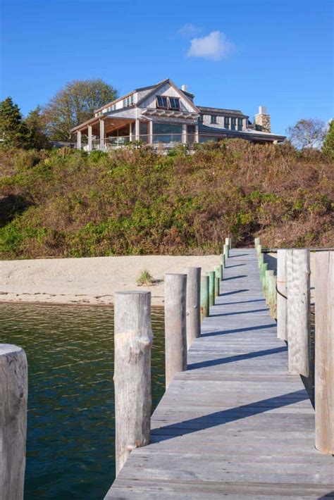 New England Style Beach Cottage Overlooking Katama Bay