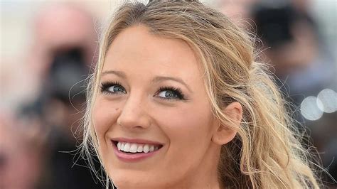 Blake Lively Shows Off Toned Abs In Rare Bikini Photo And Wow Us