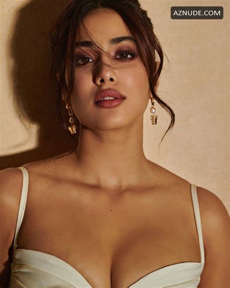 Janhvi Kapoor Jaw Dropping Pics In A White Outfit Are Too Hot To Handle