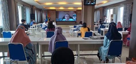 Perbedaan bagi pelamar kip kuliah yang punya dan tidak punya kartu kip/kks atau data bdt sebagai berikut : Universitas UIGM