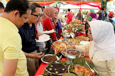 Armm Holds Maguindanao Food Festival Photos Gma News Online