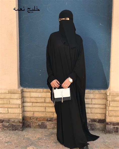 Kami telah membuat pakaian muslim yang unik untuk memberi anak patung hijab anda kelihatan cantik dan menarik! Pin by Nafeesah Reed on Abayas! | Muslimah fashion ...
