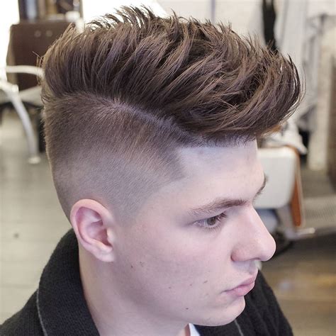 55+ Textured Haircuts + Hairstyles For Men: 2021 Trends