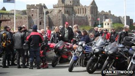 The isle of man tt is the ultimate 'must see it' event for motorsport fans across the globe. TT Mad Sunday road safety 'remarkable', say police - BBC News