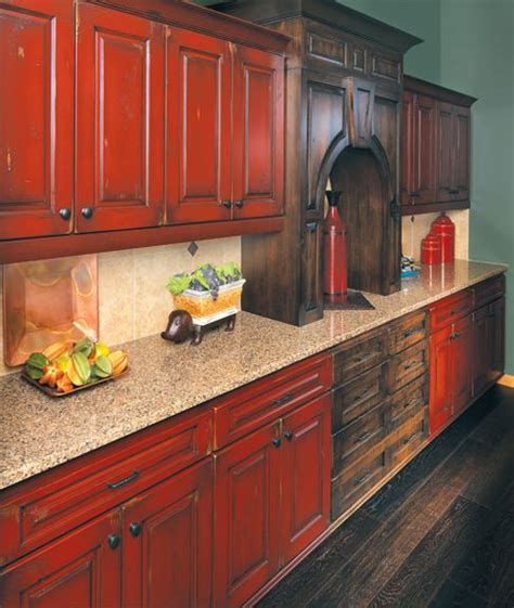 Red is quite a stimulating color and a great choice if you want to draw the eye to your cabinetry. Pinterest • The world's catalog of ideas