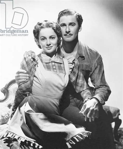 Image Of Olivia De Havilland And Errol Flynn Dodge City Directed