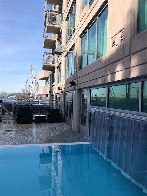 Seattle Marriott Waterfront Pool Pictures And Reviews Tripadvisor