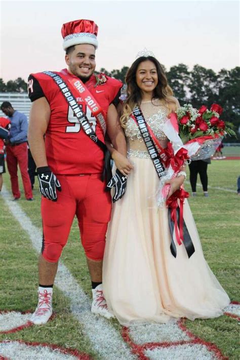 Cleveland Hs Picks Homecoming Queen Houston Chronicle