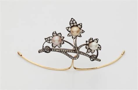 A Convertible Art Nouveau 18k Gold Diamond And Pearl Tiara Lot 60