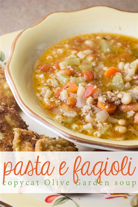 Use kitchen scissors to cut the tomatoes in the can until finely chopped. Pasta e Fagioli Soup (Olive Garden Copycat!) - Mama Plus One