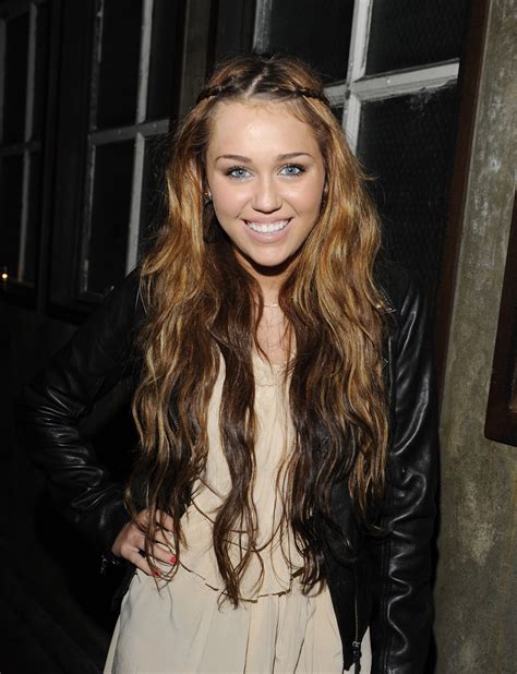 Miley Cyrus Returns To Her Roots With New Brunette Hair Color