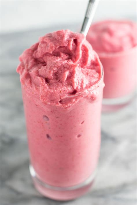 It's super simple, as well as quick to make. How to make a healthy strawberry banana smoothie with just ...