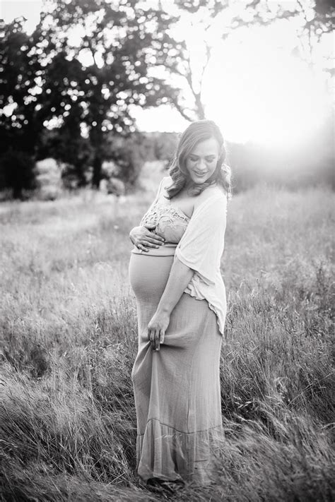 Maternity Photos In Black And White Outdoor Maternity Shoot In