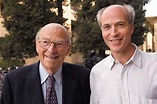 Roger D. Kornberg (derecha), premio Nobel de Química de 2006, con su ...