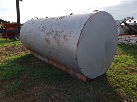 Fuel tank capacity and its importance for your car. Stationary Fuel Tank - 2000 Gallon Capacity BigIron Auctions