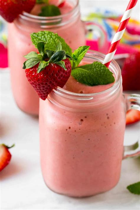 Strawberry and Cream Smoothie Recipe | Healthy Fitness Meals