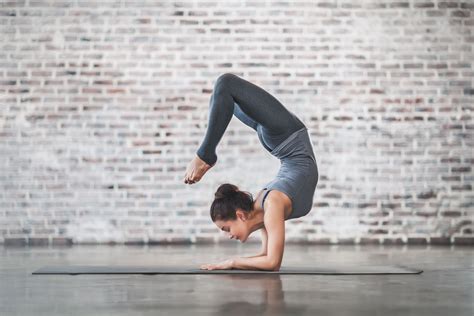 how to do vrschikasana or scorpion yoga pose