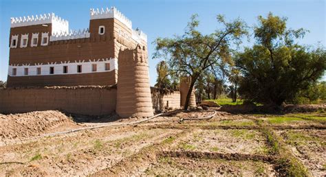 .ثم توسّع نحو الصين، فنشأت إمبراطورية المغول التي سرعان ما اجتاحت البلدان المجاورة، فدمرت الإمبراطورية الخوارزمية؛ وكانت في ذروة قوتها، وقضت على الإسماعيليين في. داعش يضيف الإسماعيليين إلى قائمة أهدافه.. من هم إسماعيليو ...