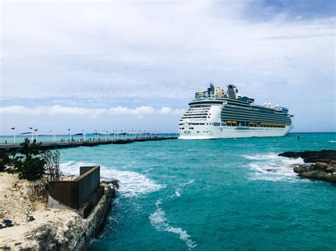 5 Things You Should Add To Your Packing List When Cruising Resumes