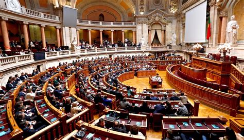 Foto assembleia da républica do fotógrafo pedro costa. SIM apela à Assembleia da República contra a discriminação ...